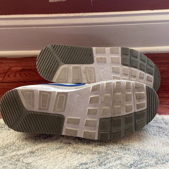 Nike Sneakers - Picture 4 of 5